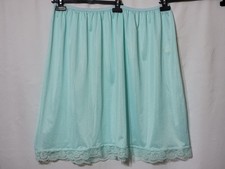 VINTAGE LUXER DAME BLUE HALF SLIP NWOTS UNION MADE USA SIZE 48-50 100 NYLON