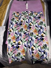NWT 2 Chicos Brigitte So Sliming Capri Pants Womens Size 2 US 12