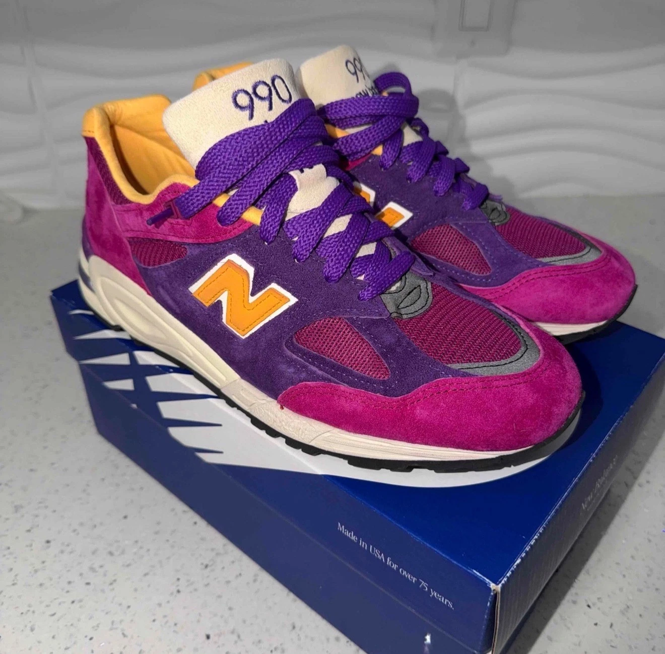 Size 10.5 - Teddy Santis x New Balance 990v2 Made in USA Purple Yellow
Opens in a new window or tab