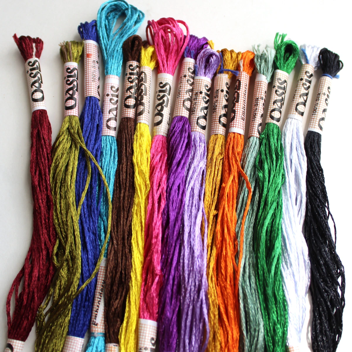 15 SKEINS OASIS SILK EMBROIDERY THREADS: VARIETY OF COLORS BM