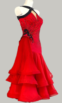 strapless open back dress Body Con Knee Length Red Midi Dress Turtle Neck Short Sleeves main image 1