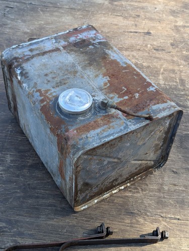Wisconsin Engine Gas Fuel Tank With Straps/Bolts, Cap, V4 Motor VF4, 15"x11"x9" - Picture 2 of 4