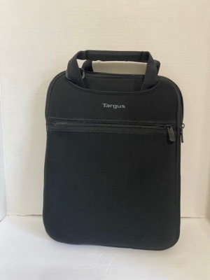 Targus 12 Vertical Slipcase with Hideaway Handles-TSS912 No shoulder strap 
