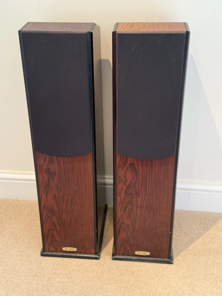Rouark Templar II Floor Standing Speakers Rosewood Finish with point stands - Image 4 of 4