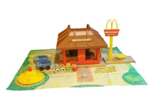 Vintage 1974 PLAYSKOOL Familiar Places #430 McDONALDS Playset In Original Box 