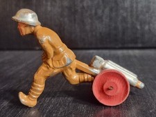 MANOIL VINTAGE 1930s LEAD TOY M124 SOLDIER RUNNING WITH CANNON RED WOOD WHEELS