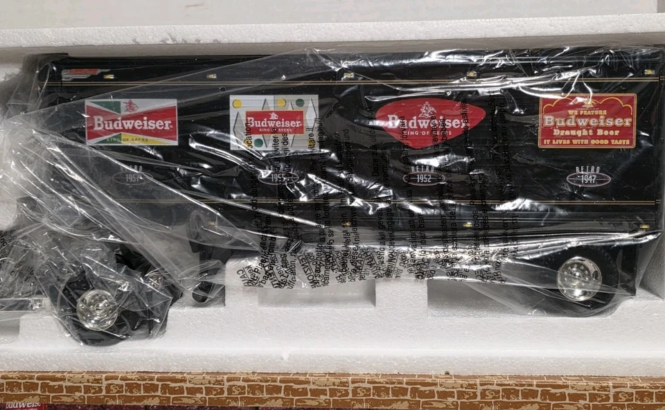 VTG 1999 Ertl 1954 GMC Series 950 Budweiser Tractor-Trailer Bank, 1:25 Diecast - Image 3 of 4