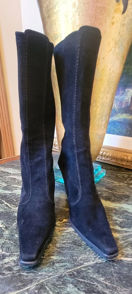 Botas Stuart Weitzman de gamuza negras a media pantorrilla talla 9 suela pisada tacón de 3,5" Foto 2 de 4