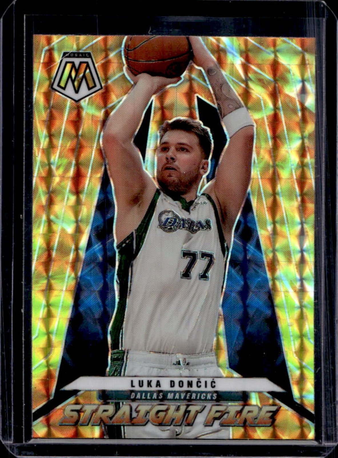 2021-22 Panini Mosaic Luka Doncic Straight Fire #13 Mavericks