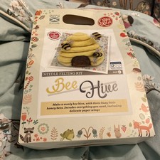The Crafty Kit Company 'Honey Bee Hive’ Needle Felting Felt Kit