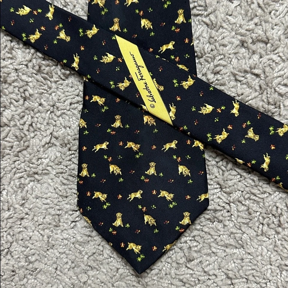 Corbata Salvatore Ferragamo Para Hombre Negra Seda Patrón Perro Dorado Hecha en Italia Foto 3 de 4