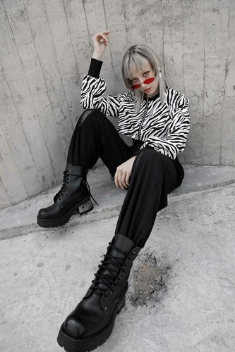 PUNK RAVE Zebra Crop Cardigan Kurze Damenjacke Weiß-Schwarz Animal Print GOTHIC - Picture 7 of 12