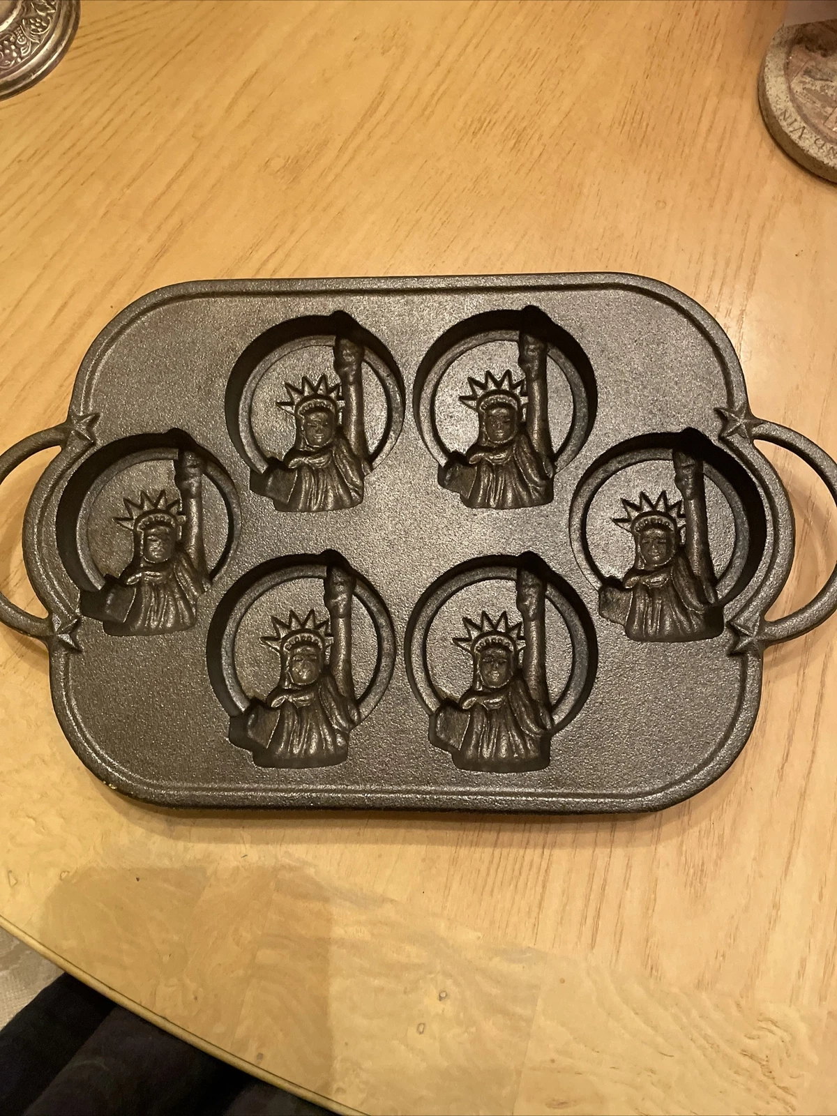 Rowoco Lady Liberty Cast Iron Muffin Pan