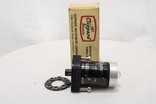 Clippard R-321 Minimatic Combination Valve 3-way Air-pilot 150 Psi Clippard R-321 Minimatic Combination Valve 3-way Air-pilot 150 Psi