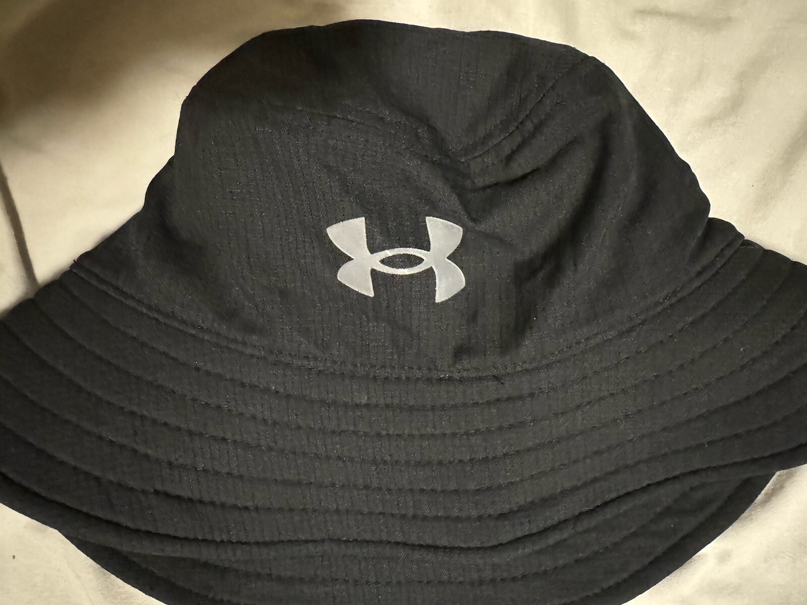 Under Armour Men's Chill Fish Black Sun Bucket Hat