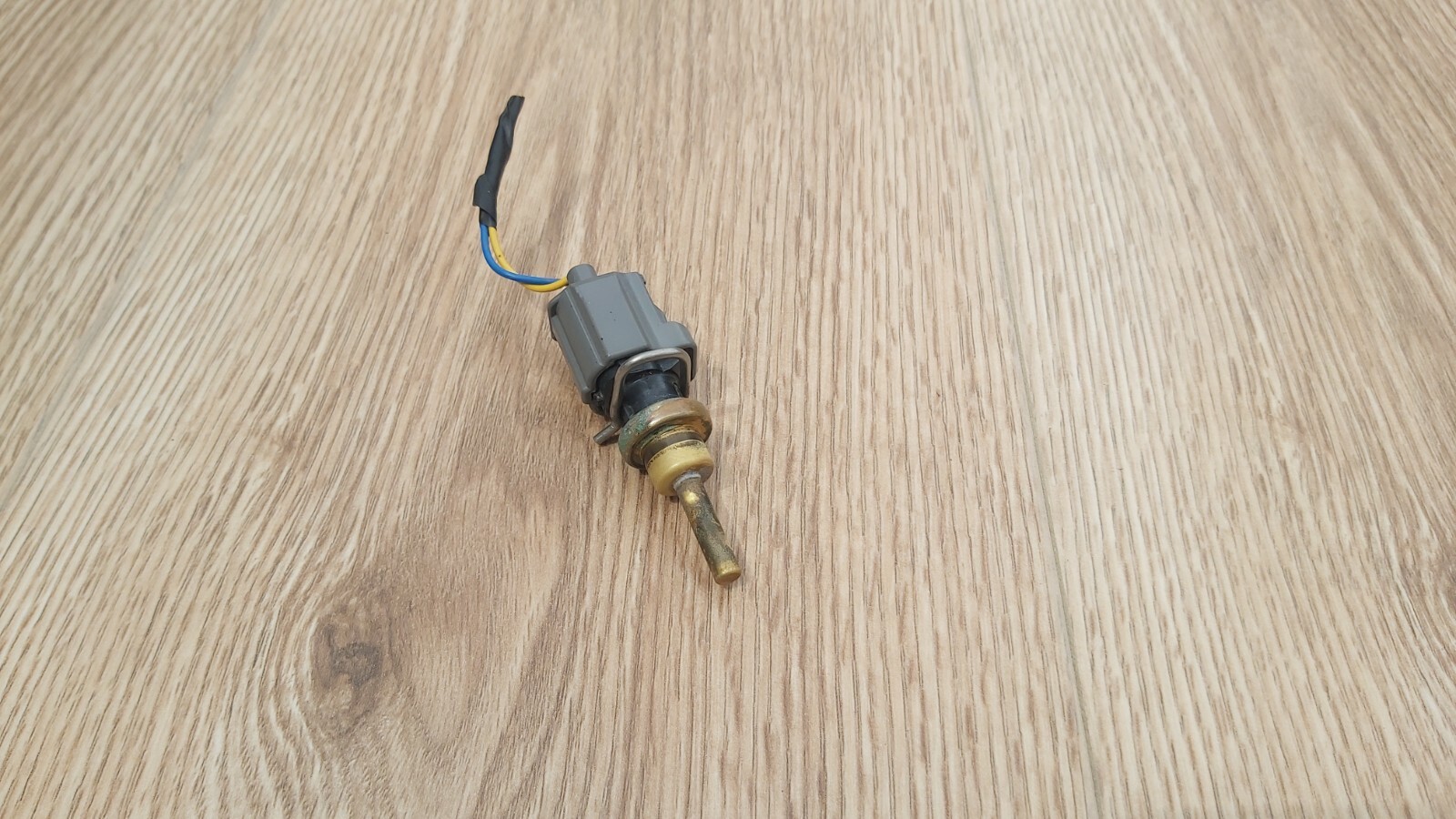 2008-2012 Land Rover LR2 3.2 Coolant Temperature Sensor | Front ...