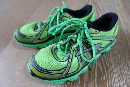 Brooks Boys Pure Flow Shoes in Bright Green Size 4.5 GUC