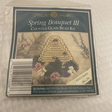 Mill Hill MHSB33 - Beehive Spring Bouquet III - Counted Glass Bead Kit