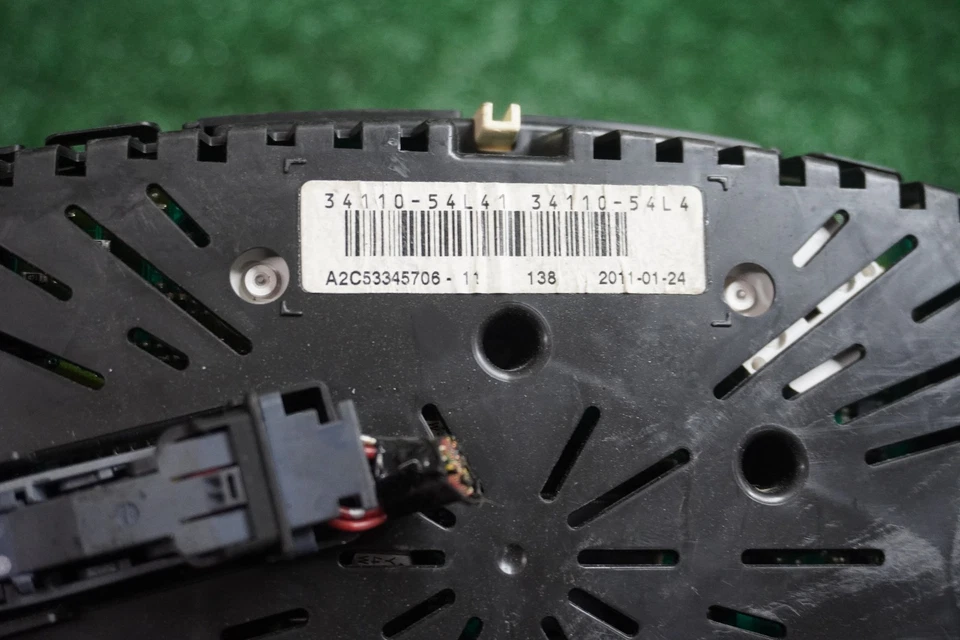 2011 2012 SUZUKI SX4 medidor de velocidade cluster fabricante de equipamento original 92K milhas 3411054L41 - Imagem 4 de 4