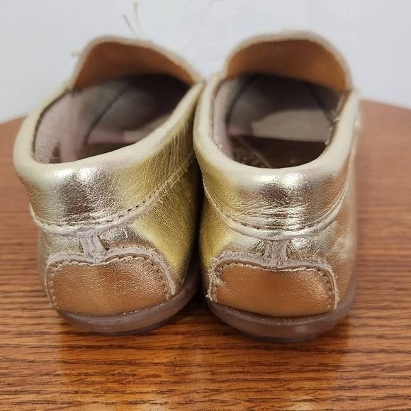 Zapatos Minnetonka para mujer Grace sin usar, en caja, borlas de cuero sin cordones dorados talla 6 Foto 3 de 4