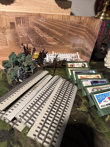 LIONEL FASTRACK STRAIGHT TRACK SECTIONS And Accessories Trees Fencing Billboards