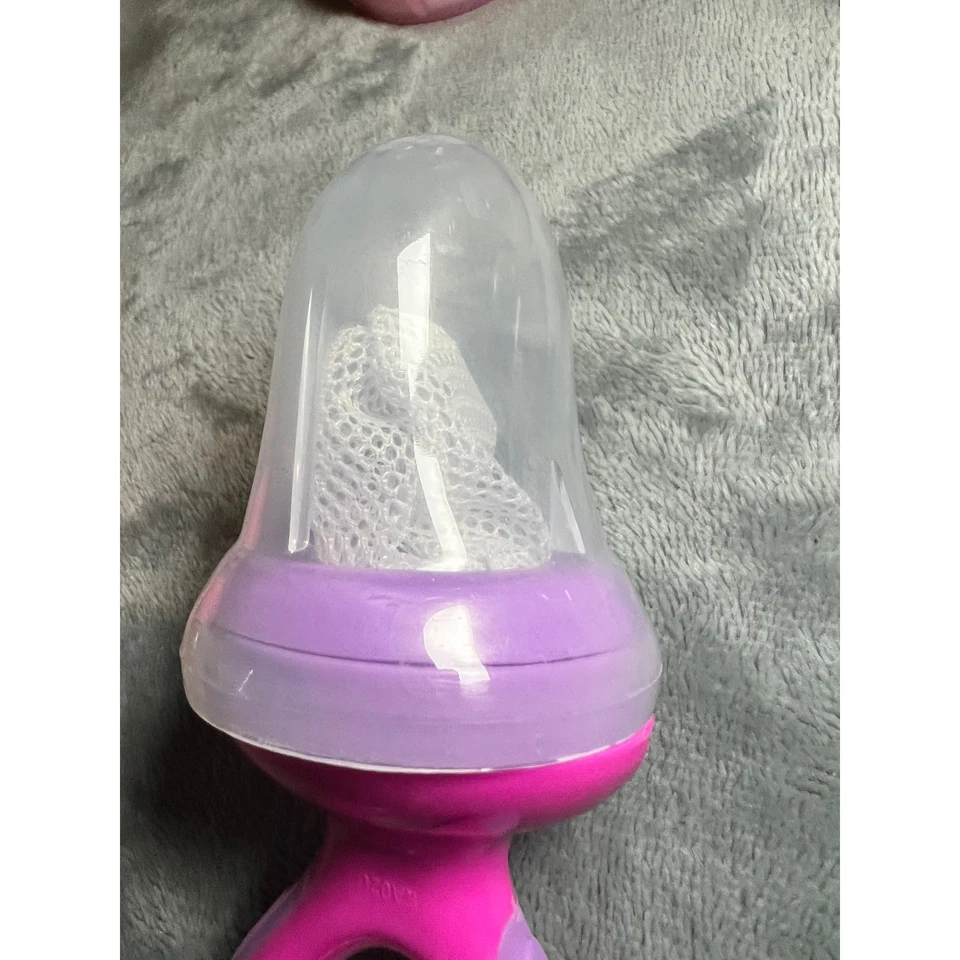 Lote de juegos de biberones MAM: anticólicos, biberones para recién nacidos y alimentador de alimentos Foto 3 de 4