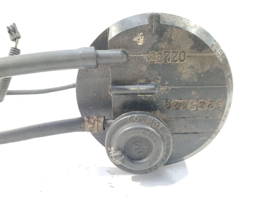 1986 Jeep Grand Wagoneer OEM Fuel Vapor Canister 5.9L Foto 3 de 4