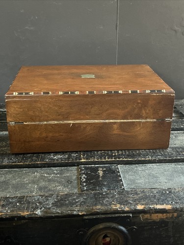Antique Walnut w/ Brass + Wood Inlay Folding Lap Writing Desk w/Key, 2 Inkwells - Picture 6 of 22