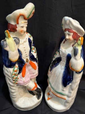 Seltenes viktorianisches Staffordshire Porzellan Paar Figuren schottische Highland Figuren