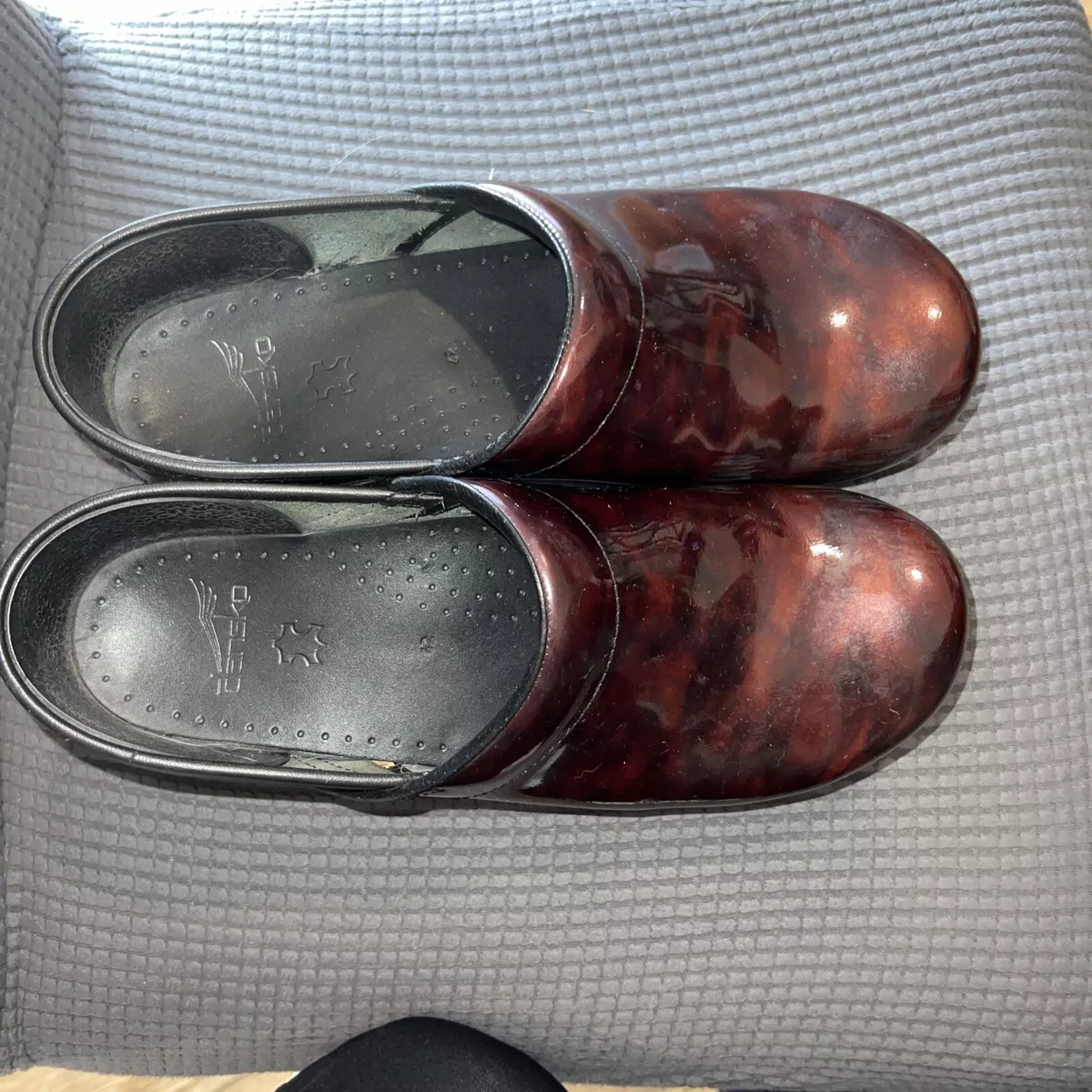 Dansko garnet store patent
