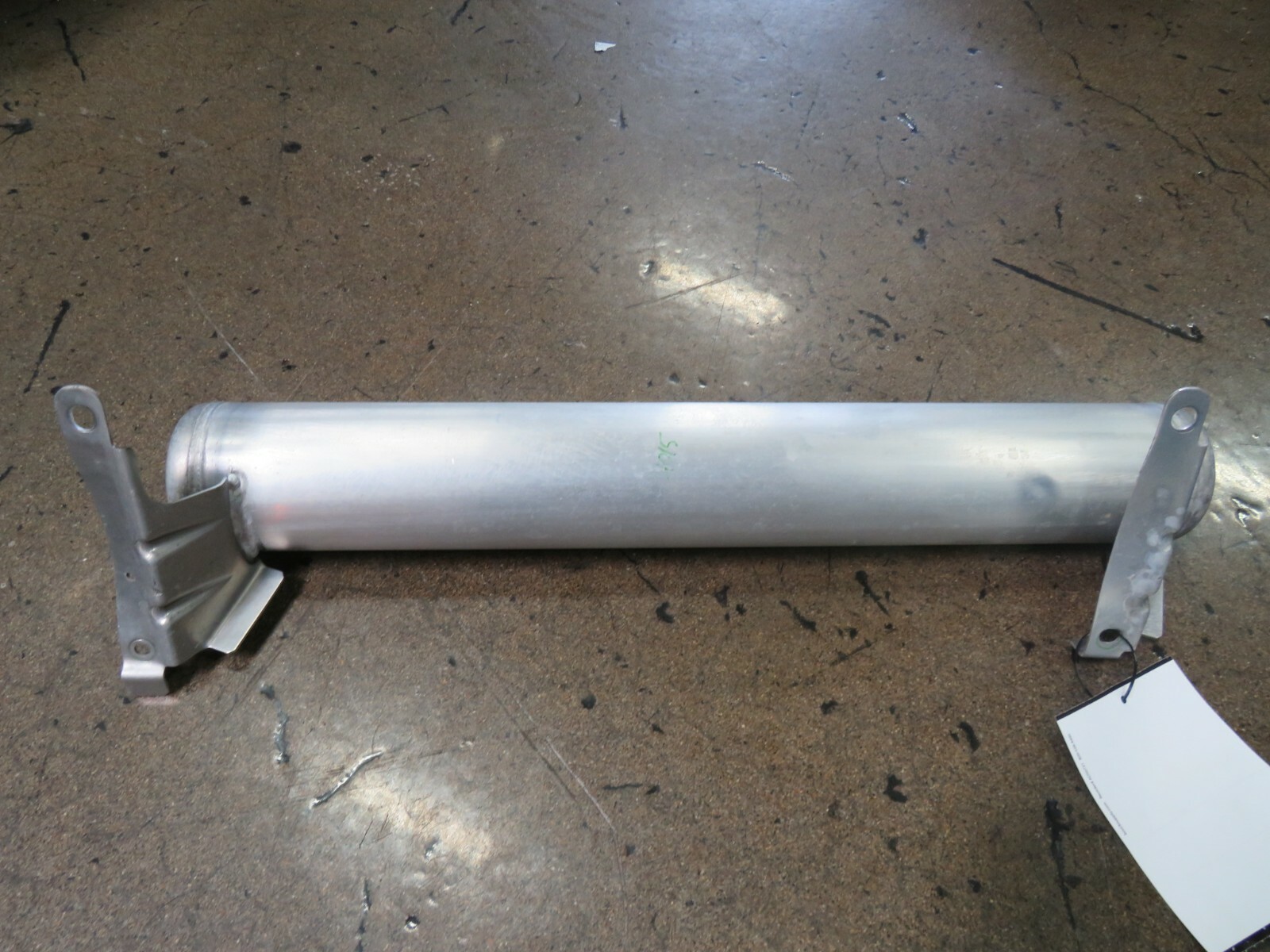 Maserati Levante, Front Air Tank, Used, P/N 670037522