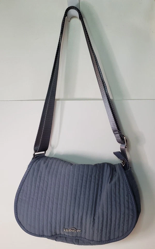 Bolso de mano Kipling vintage bandolera gris nailon acolchado correa ajustable Foto 2 de 4