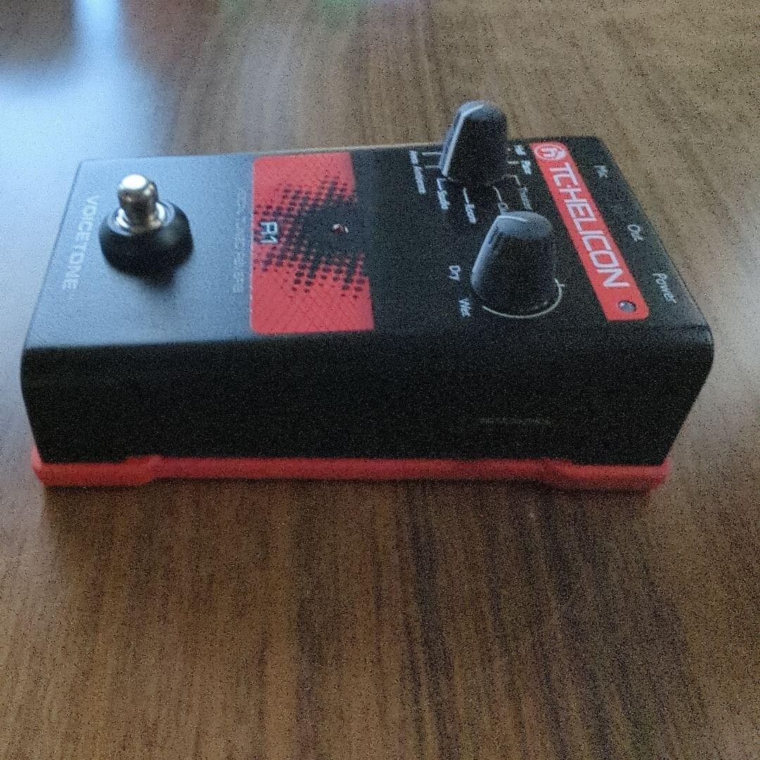 TC-HELICON VoiceTone R1 Vocal Tuned Reverb Effects Processor Pedal