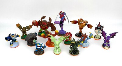 Lot of 14 Skylanders Giants Series Figures Wii U PS3 Xbox 360  Glow-in-the-Dark