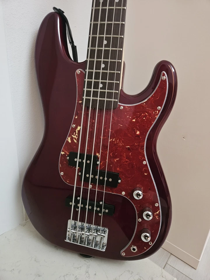 basso elettrico 5 corde Con Custodia  - Immagine 2 di 4