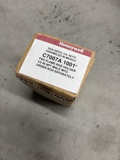 Honeywell C7007A1001 Flame Rod Holder 1/2" NPT  New!  Three for price of one!