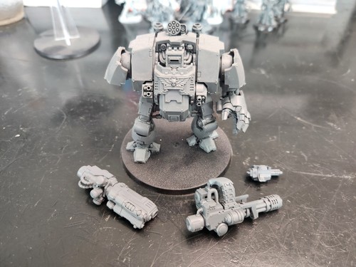 Warhammer 40k Space Marines Primaris Redemptor Dreadnought