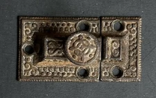 #1947–Antique Cast Iron Late 1800s Victorian Cupboard Cabinet Latch Complete