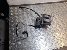 Mercedes-Benz CLA C117 X117 W117 2017 Hinten links Bremssattel hinten ATV23984