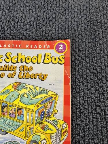 Vintage Magic School Bus Book Lot Builds The Statue of Liberty & Electric Storm - Picture 6 of 7