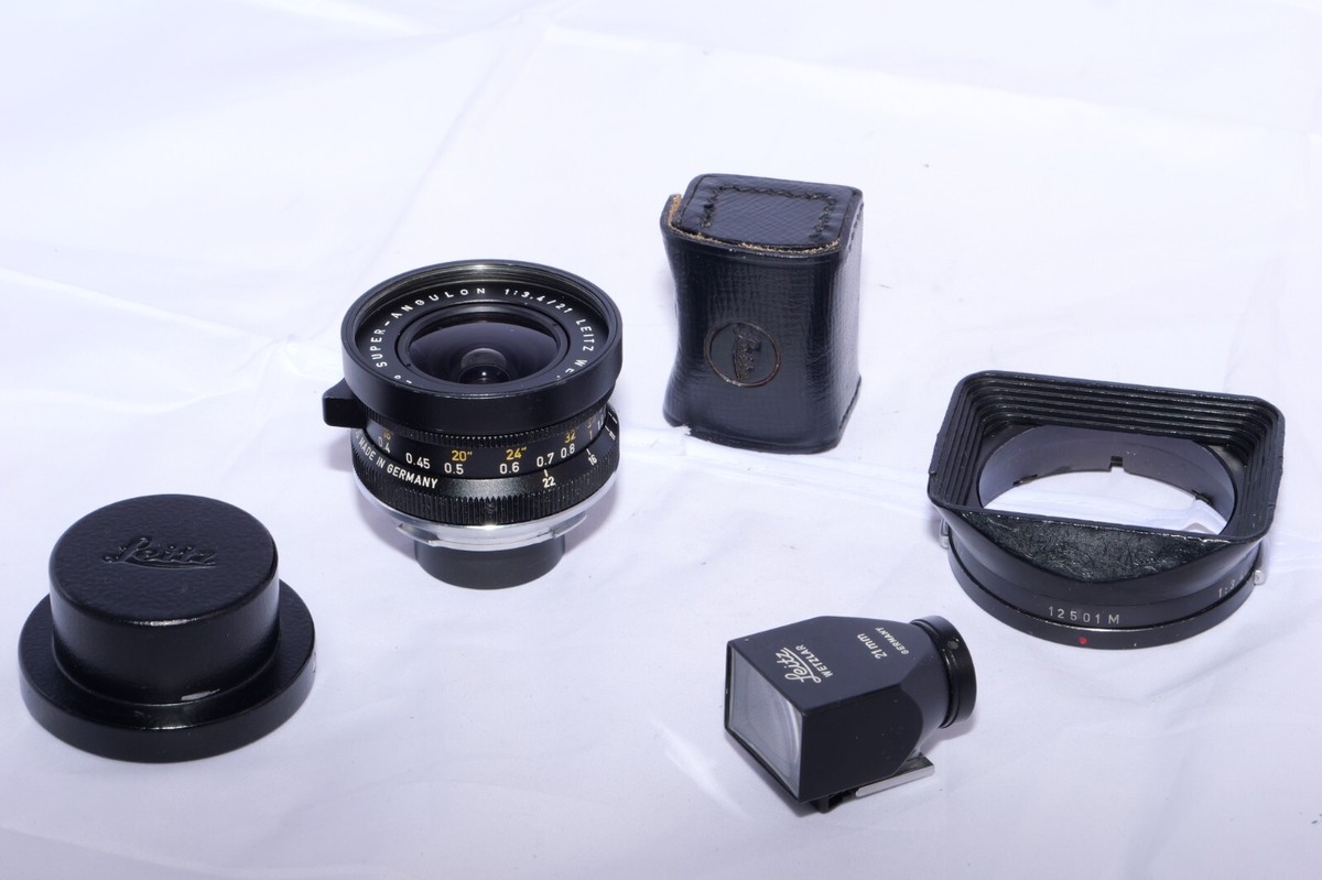 Leica Super Angulon-M 21mm f3.4 vintage lens. 12501 Hood Leica Super Angulon-M 21mm f3.4 vintage lens. 12501 Hood