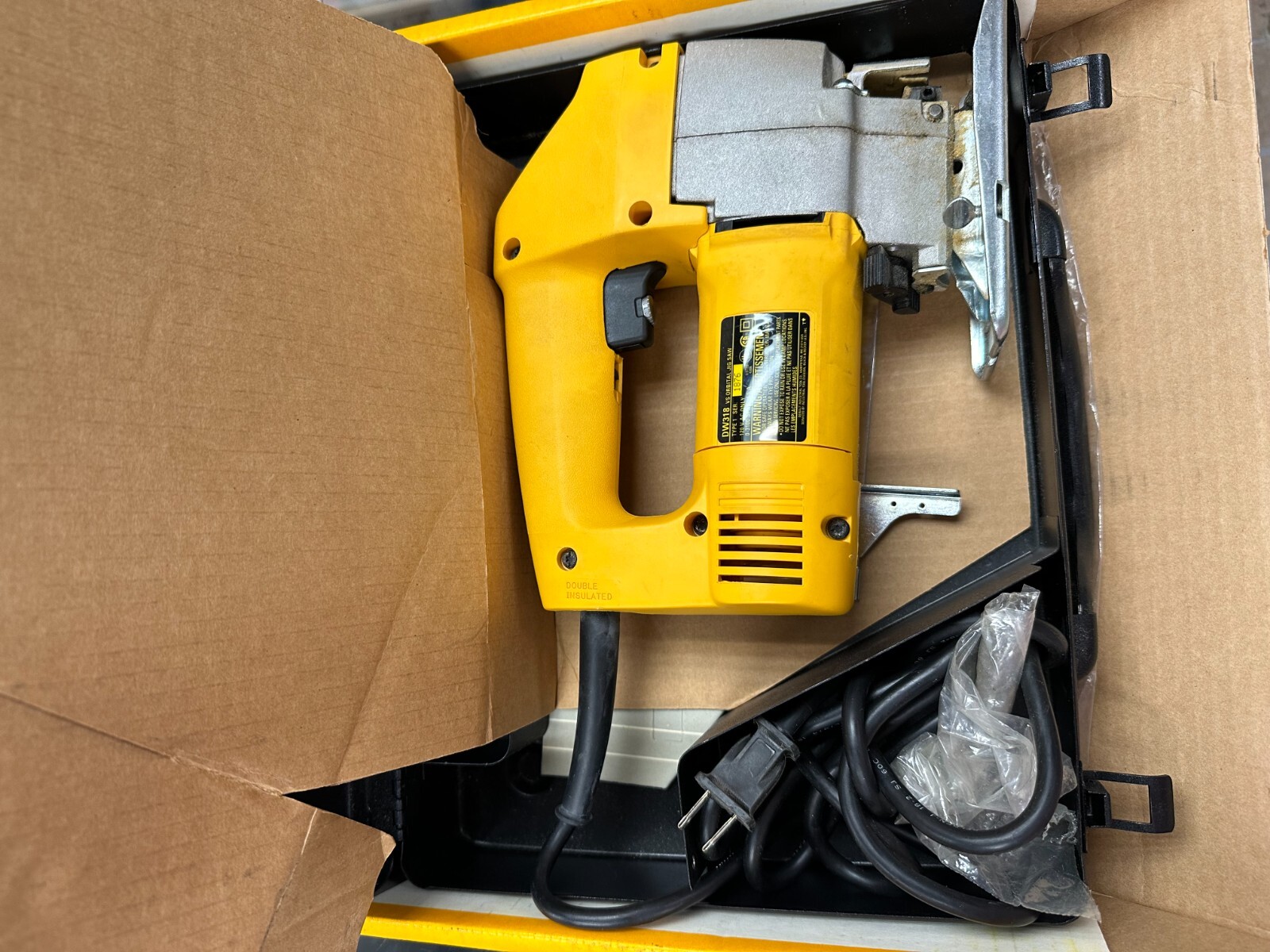 DEWALT 120V 5.5A Corded Compact Jig Saw Kit DW317K OpenBox 28877493107