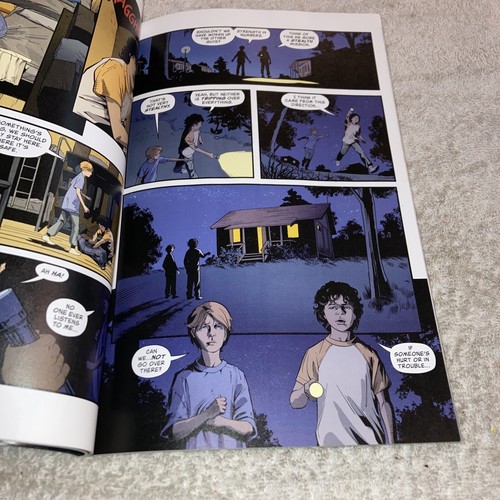 Stranger Things; SCIENCE CAMP Graphic novel, netflix Darkhorse - Picture 7 of 8