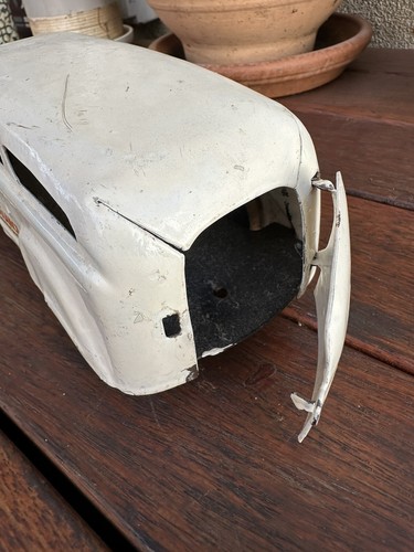 Vintage Wyandotte Tin Toy Ambulance 1930s With Original Wooden Tyres. - Picture 4 of 12