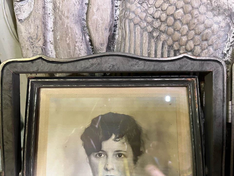 Antique 1920s W.M. Hengerer Co Double Photo Frame W Photos Of Flapper Era Lady - Image 4 of 4