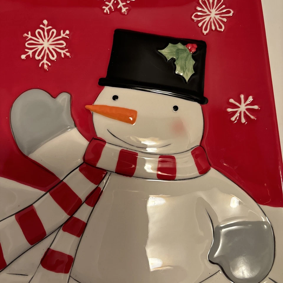 St Nicholas Square New Square Plate 9.5 Inch Red Embossed Snowman & Snowflakes - Image 2 of 4