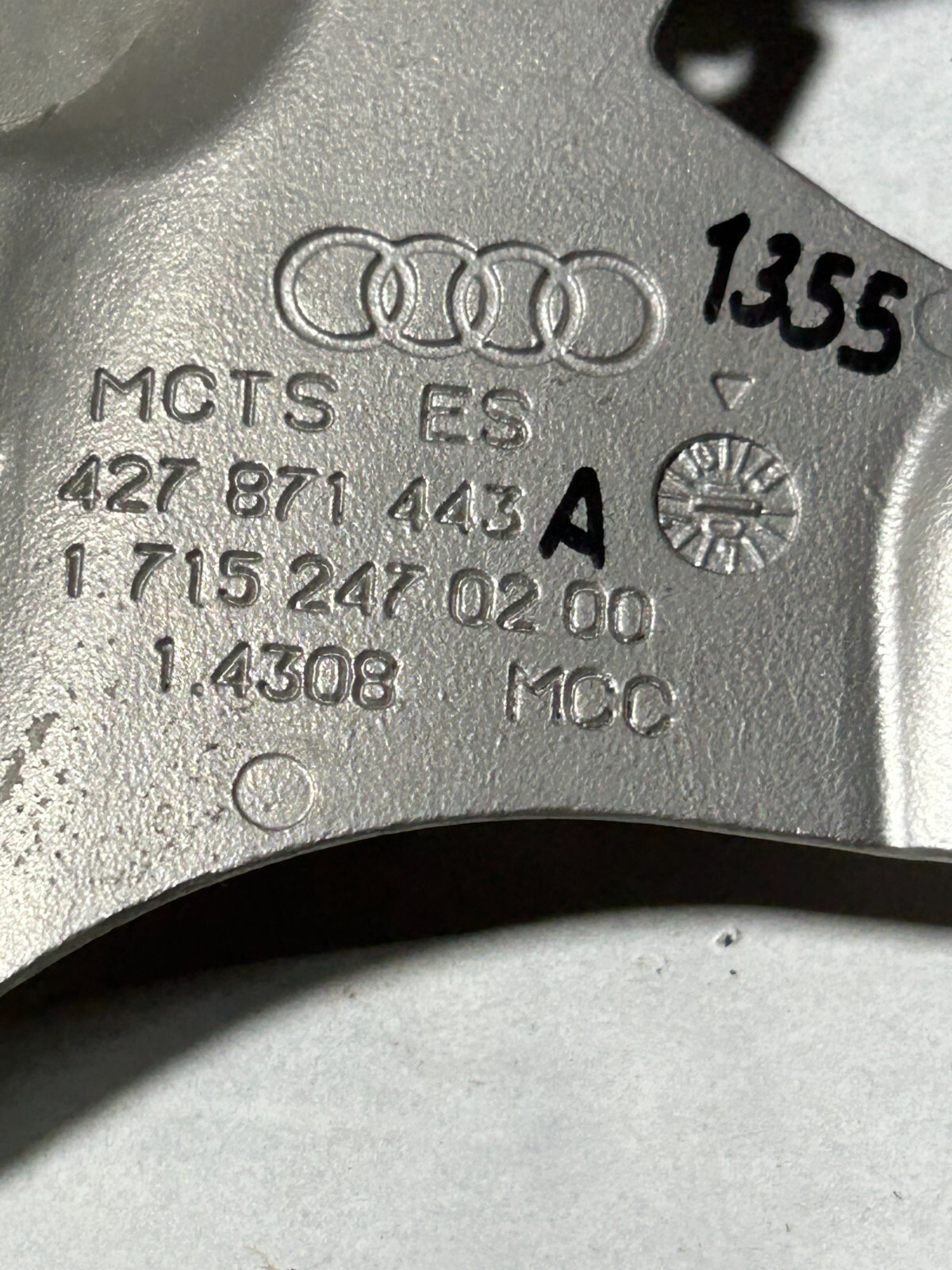 Audi R8 2008-2012 2014-2016 Front Left Soft Top Closing Element 427871443A 