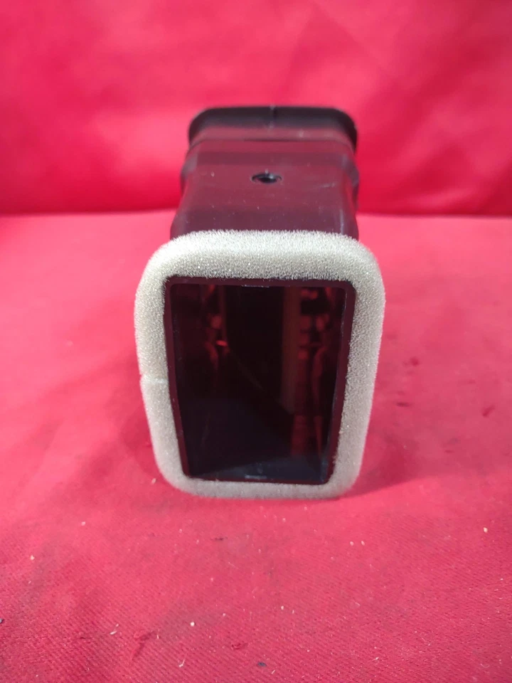 Ventilación de aire acondicionado lateral derecho 74936 para Chevrolet Silverado Tahoe GMC Sierra 2001-2007 Foto 4 de 4