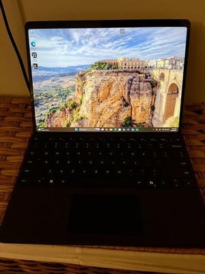 Microsoft Surface Pro 11 2076 13
