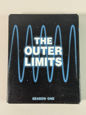 The Outer Limits: Season One (Blu-ray, 7-Disc Set) [1963-64] w/ Booklet